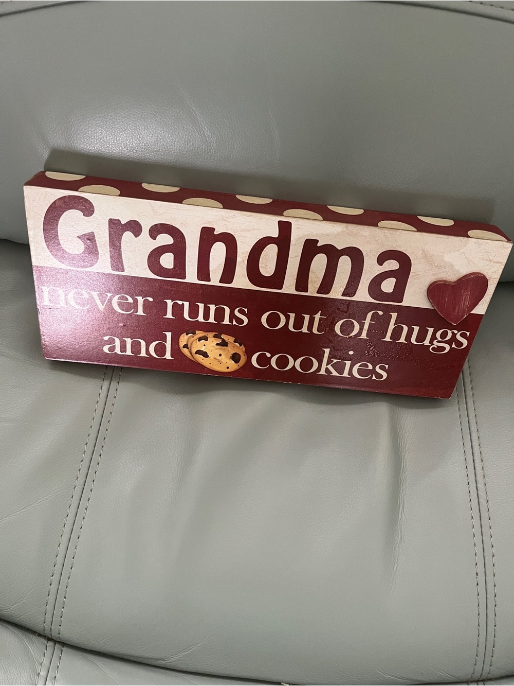 🍪🍪🍪 Grandma Decorative Wood Sign - Red and Cream